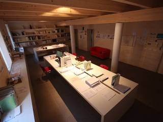 ufficio in centro storico a Rimini, Paolo Briolini Architettura Paolo Briolini Architettura ミニマルデザインの 書斎