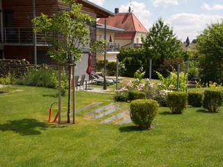 PROJEKT # 132, frei[RAUM]vision zeitgemäße Gartengestaltung am Bodensee frei[RAUM]vision zeitgemäße Gartengestaltung am Bodensee Jardins modernos
