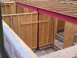 Timber Frame Build in Flushing, Building With Frames Building With Frames Casas modernas Madera Acabado en madera