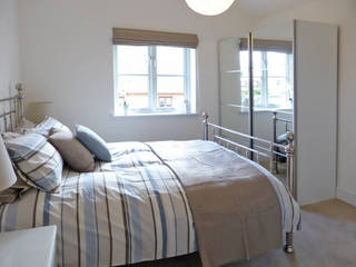 Church Mews, Hartland, Devon homify Modern Bedroom