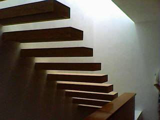 Escalera de Encino, Estudio Interdek Interiorismo Estudio Interdek Interiorismo Minimalistischer Flur, Diele & Treppenhaus