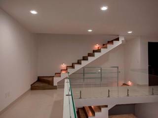 Casa Biznaga 242, Zibatá, El Marqués, Querétaro, JF ARQUITECTOS JF ARQUITECTOS Minimalist corridor, hallway & stairs