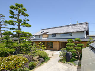 古民家改修：通り土間のある家, m5_architecte m5_architecte 日本家屋・アジアの家 木 白色