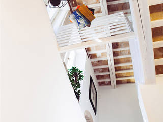 Casa Amalasunta, Ossigeno Architettura Ossigeno Architettura Mediterranean corridor, hallway & stairs