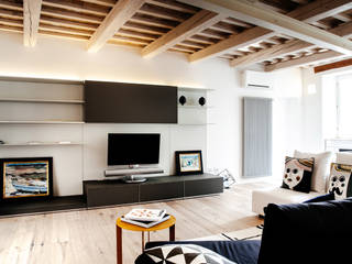 Casa Amalasunta, Ossigeno Architettura Ossigeno Architettura Mediterranean style living room
