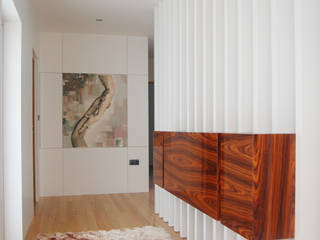Sideboard, KUUK KUUK Casas de estilo moderno Tablero DM Acabado en madera