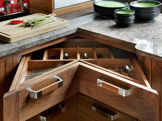 Grosvenor | Luxury American Walnut Kitchen Davonport Modern kitchen Wood Wood effect