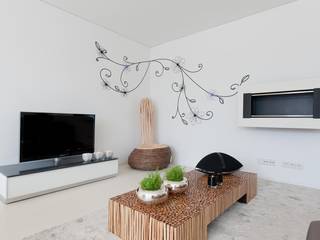 PRIVATE RESIDENCE IN OPORTO, PORTUGAL, GlammFire GlammFire モダンデザインの リビング