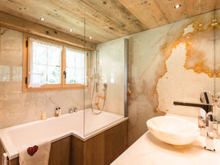 homify Rustic style bathroom Marble