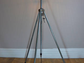 TALL FLOOR LIGHT 'FREE AS A BIRD', it's a light it's a light Industrial style living room