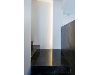 Interior F, mirko sala tenna mirko sala tenna Ingresso, Corridoio & Scale in stile moderno