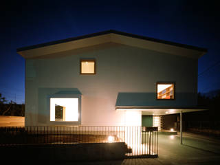 八幡町の家, 桐山和広建築設計事務所 桐山和広建築設計事務所 Casas modernas