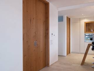 Mauerbündige Innentüren, Raumhoch, Eiche gebürstet und geölt, WIPPRO Türsysteme WIPPRO Türsysteme Modern style doors