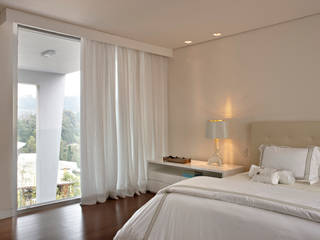 Casa Vila Alpina 02, Márcia Carvalhaes Arquitetura LTDA. Márcia Carvalhaes Arquitetura LTDA. Classic style bedroom