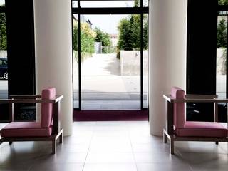 Zambala Luxury Residence-Milano, Giada Marchese-architetto & hospitality designer Giada Marchese-architetto & hospitality designer Modern corridor, hallway & stairs
