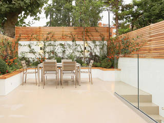 Walk on glass panel with frameless glass balustrade to the rear patio, Railing London Ltd Railing London Ltd Modern garden