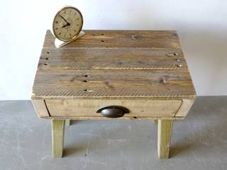 Pallet Bedside Table, Piggledy Pallet Furniture Piggledy Pallet Furniture Habitaciones de estilo minimalista Madera Acabado en madera Mesillas de noche