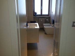 Appartamento M+E, ArchitetturaTerapia® ArchitetturaTerapia® Phòng tắm phong cách tối giản