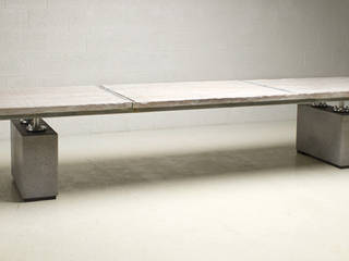 grote tafel van gerecycled hout en beton , rob schipper rob schipper Industrial style dining room