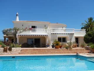 Facade Renovation, RenoBuild Algarve RenoBuild Algarve Casas de estilo mediterráneo