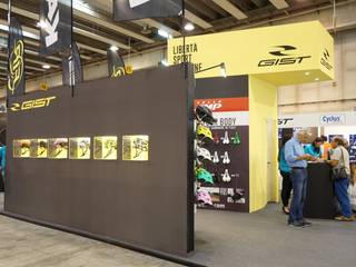 Stand GIST - Cosmobike Verona 2015, Andrea Gaio Design Andrea Gaio Design Espacios comerciales