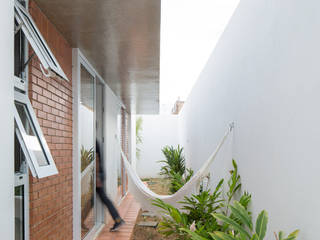 Casa Malva, Bloco Arquitetos homify Jardins modernos