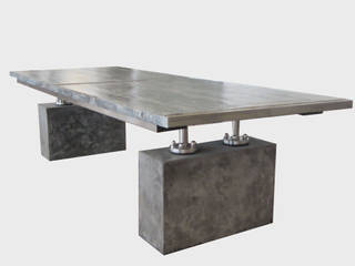 grote tafel van gerecycled hout en beton , rob schipper rob schipper Comedores de estilo industrial Madera Acabado en madera