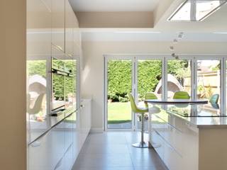 Clean Lines in the Chalfonts, in-toto Amersham in-toto Amersham Modern kitchen