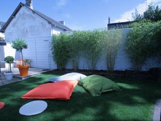Garden with cushions Frédéric TABARY Patios & Decks Wood Multicolored Accessories & decoration