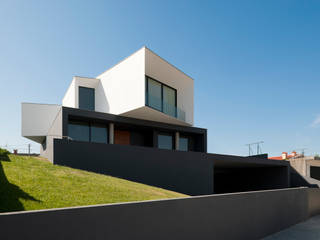 Casa S. Roque, Urban Core Urban Core 미니멀리스트 주택