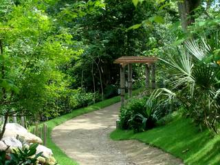 El Descanso Natural Pool, BR ARQUITECTOS BR ARQUITECTOS Jardines tropicales