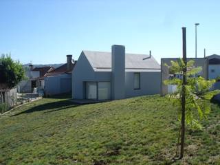 Minimal House in Portugal, Utopia - Arquitectura e Enhenharia Lda Utopia - Arquitectura e Enhenharia Lda Modern home Granite