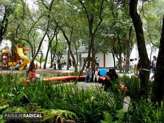 TOWN CENTER, Paisaje Radical Paisaje Radical Jardines modernos: Ideas, imágenes y decoración