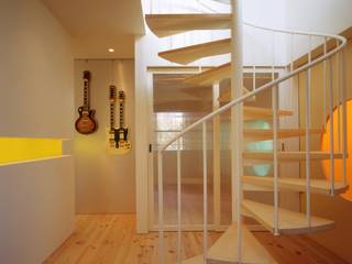 大林邸, MAY COMPANY & ARCHITECTS MAY COMPANY & ARCHITECTS Modern corridor, hallway & stairs