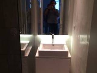 G.R design Modern bathroom