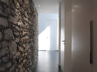 Aux portes du Limbourg, Luc Spits Interiors Luc Spits Interiors Pasillos, vestíbulos y escaleras modernos