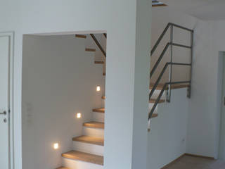 Umbau und Sanierung einer Wohnung, Architekt DI Felix Berkmann Architekt DI Felix Berkmann Classic style corridor, hallway and stairs Limestone