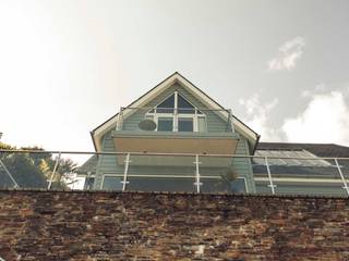 Driftwood House, Golant, Cornwall, Laurence Associates Laurence Associates Moderner Balkon, Veranda & Terrasse