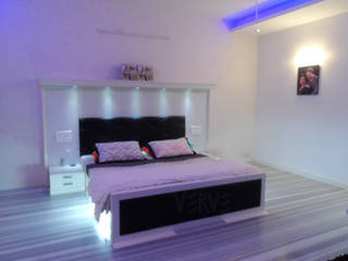 VILLA, VERVE GROUP VERVE GROUP Modern style bedroom White