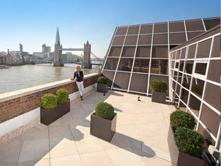 Roof Terrace near Tower Bridge, London, PrimaPorcelain PrimaPorcelain بلكونة أو شرفة بورسلان