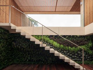 Moradia * Vilamoura (Pinhal Velho), LC Vertical Gardens LC Vertical Gardens Modern Garden