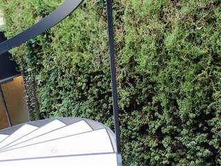 Moradia * Quinta da Marinha, LC Vertical Gardens LC Vertical Gardens Taman Modern Plants & flowers