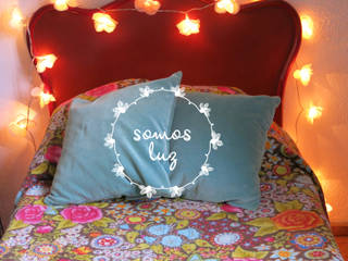 FLORES HANDMADE, Somos Luz Somos Luz 지중해스타일 침실