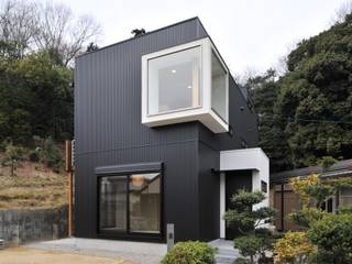 西坂部の家, 若山建築設計事務所 若山建築設計事務所 Ausgefallene Häuser Metall Schwarz