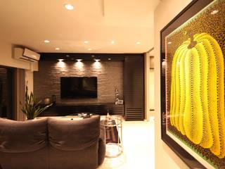 「男の空間」シアターリビング, 株式会社Juju INTERIOR DESIGNS 株式会社Juju INTERIOR DESIGNS Modern living room Wood Black
