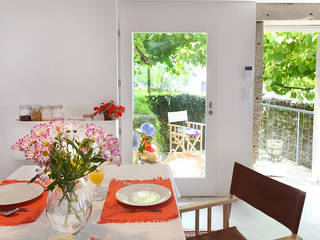 CASA DA HORTA, MANUEL CORREIA FERNANDES, ARQUITECTO E ASSOCIADOS MANUEL CORREIA FERNANDES, ARQUITECTO E ASSOCIADOS Modern dining room