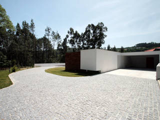 Casa Lanhoso, TRAMA arquitetos TRAMA arquitetos Casas de estilo moderno