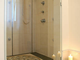 villa padronale classica, bilune studio bilune studio Phòng tắm phong cách kinh điển