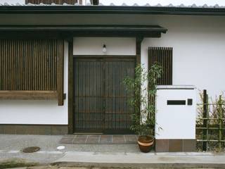 住み継がれていく昭和の住まい, kOGA建築設計室 kOGA建築設計室 Puertas y ventanas de estilo asiático