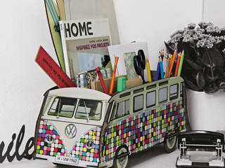 Kultauto VW T1 Bulli für Ihre Wohnung, Werkhaus Design + Produktion GmbH Werkhaus Design + Produktion GmbH Eclectic style study/office MDF